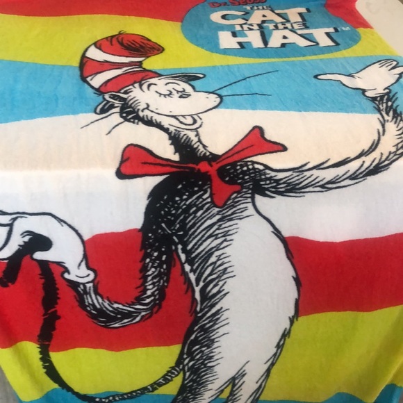 Dr Seuss Cat in the Hat Towel - Picture 5 of 5
